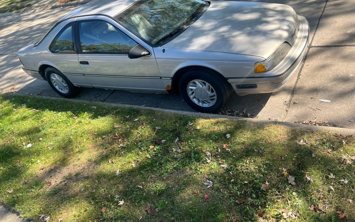 Ford-Thunderbird-coupe-1991