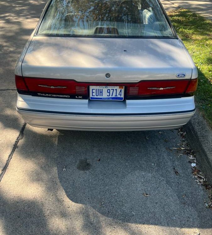 Ford-Thunderbird-coupe-1991-2