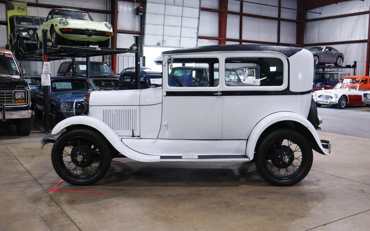 Ford-Tudor-Coupe-1928-3