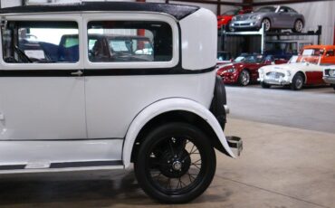 Ford-Tudor-Coupe-1928-4