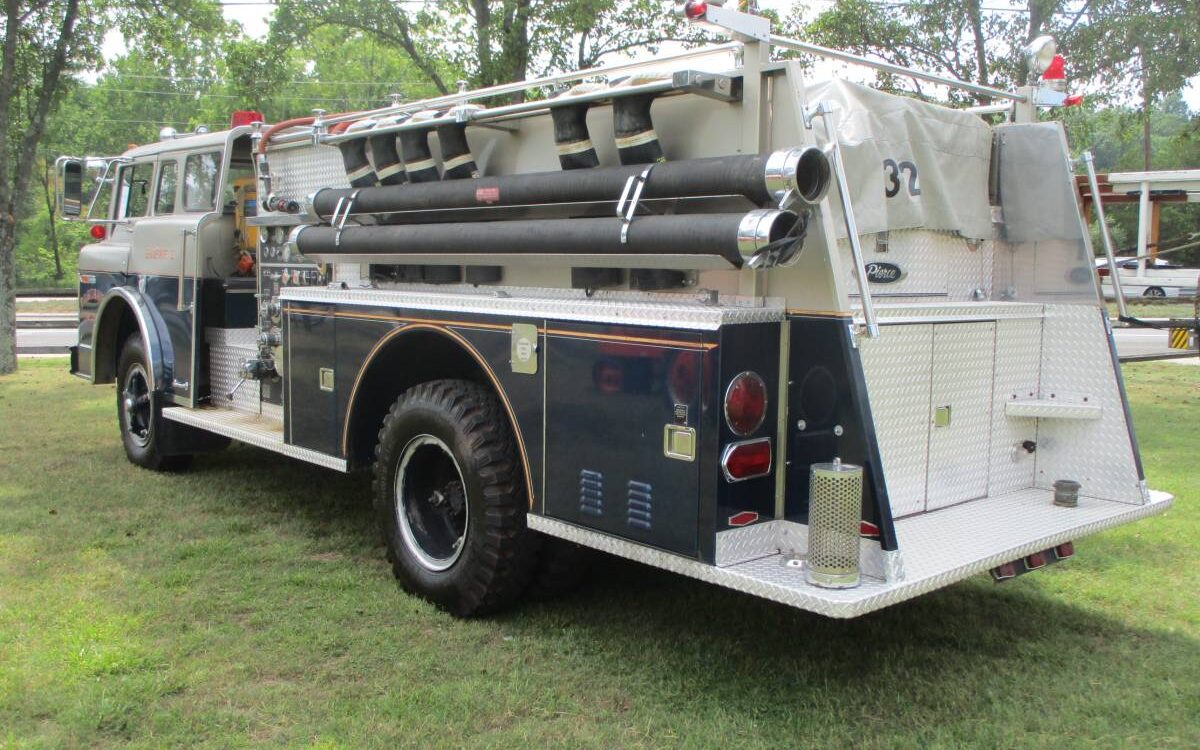 Ford-pierce-fire-truck-1973-1