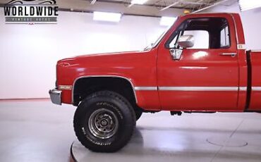 GMC-SIERRA-CLASSIC-2500-1983-6