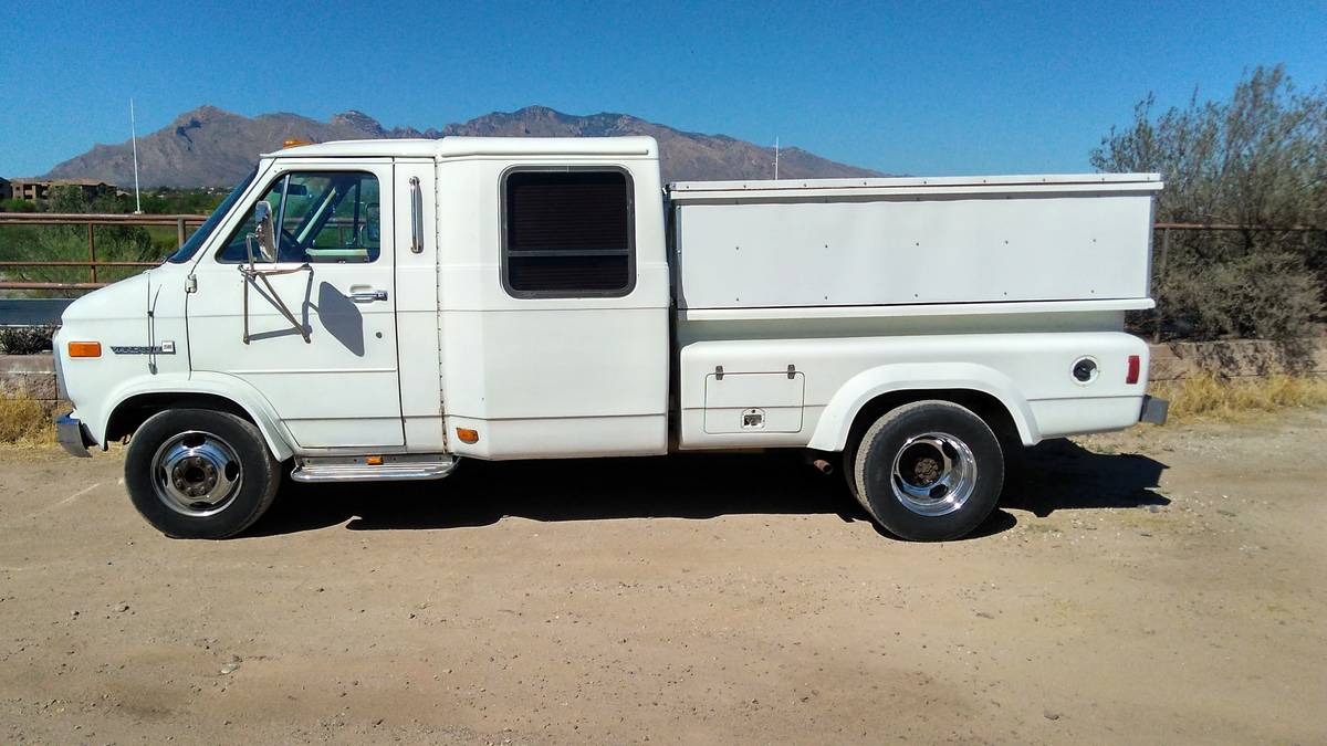 Gmc-Cutaway-van-1-ton-nominal-1985-1