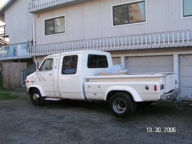 Gmc-Cutaway-van-1-ton-nominal-1985-6