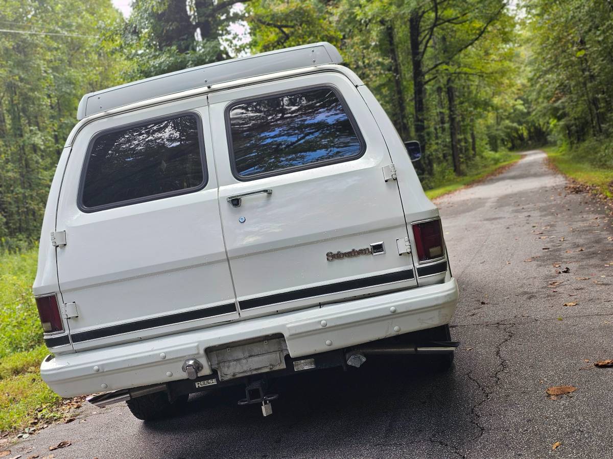 Gmc-Suburban-2500-1983-2