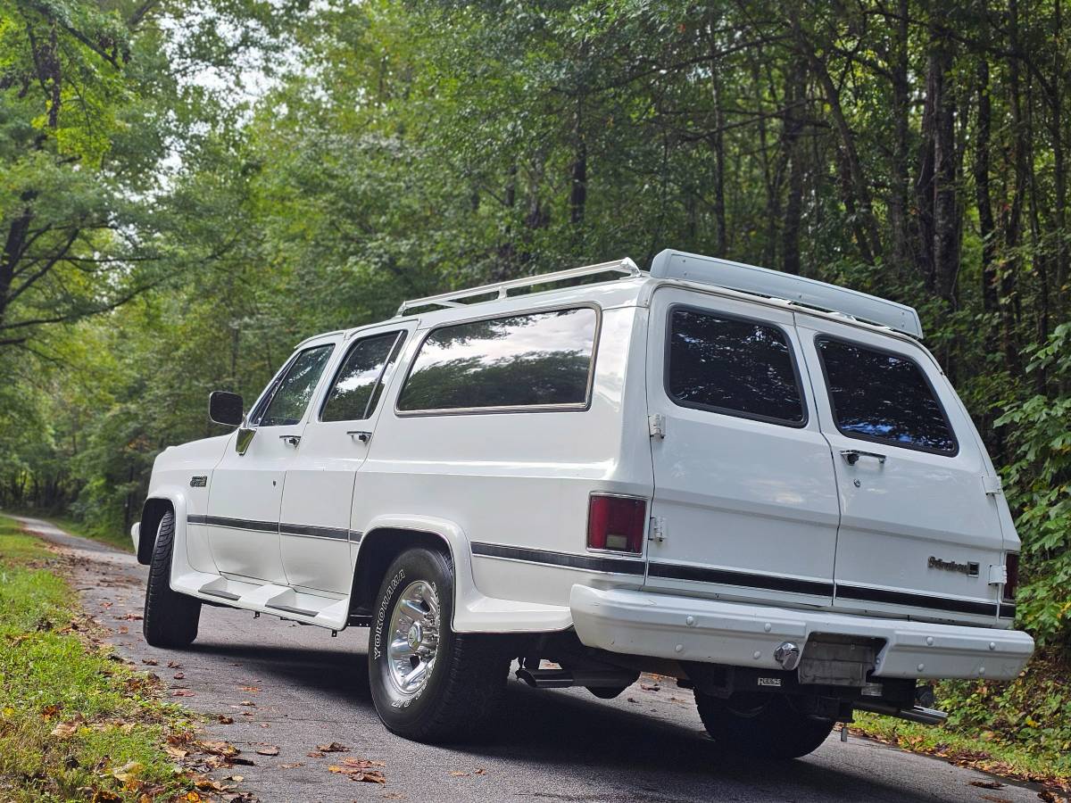 Gmc-Suburban-2500-1983-3