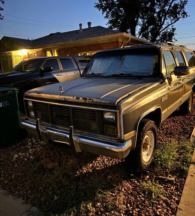 Gmc-Suburban-2500-1987-5