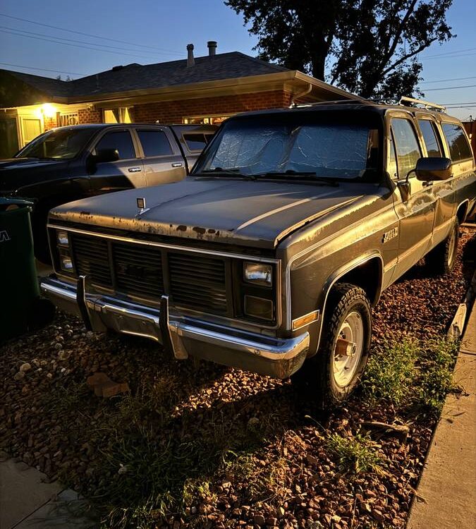 Gmc-Suburban-2500-1987