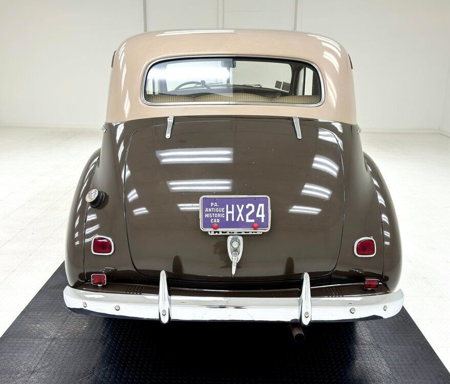 Hudson-Six-Traveller-10T-Berline-1941-4