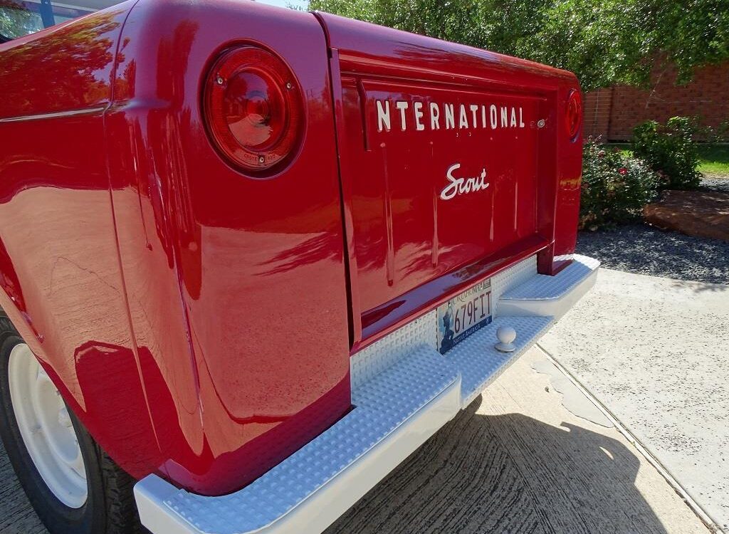 International-Harvester-Scout-800-Pickup-1967-33