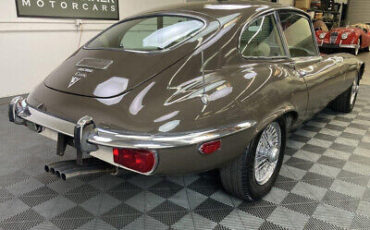 Jaguar-E-Type-1972-7