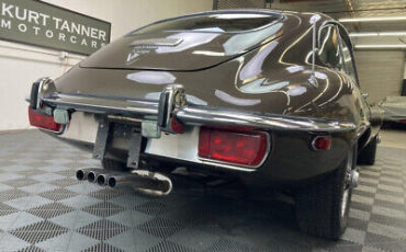 Jaguar-E-Type-1972-8