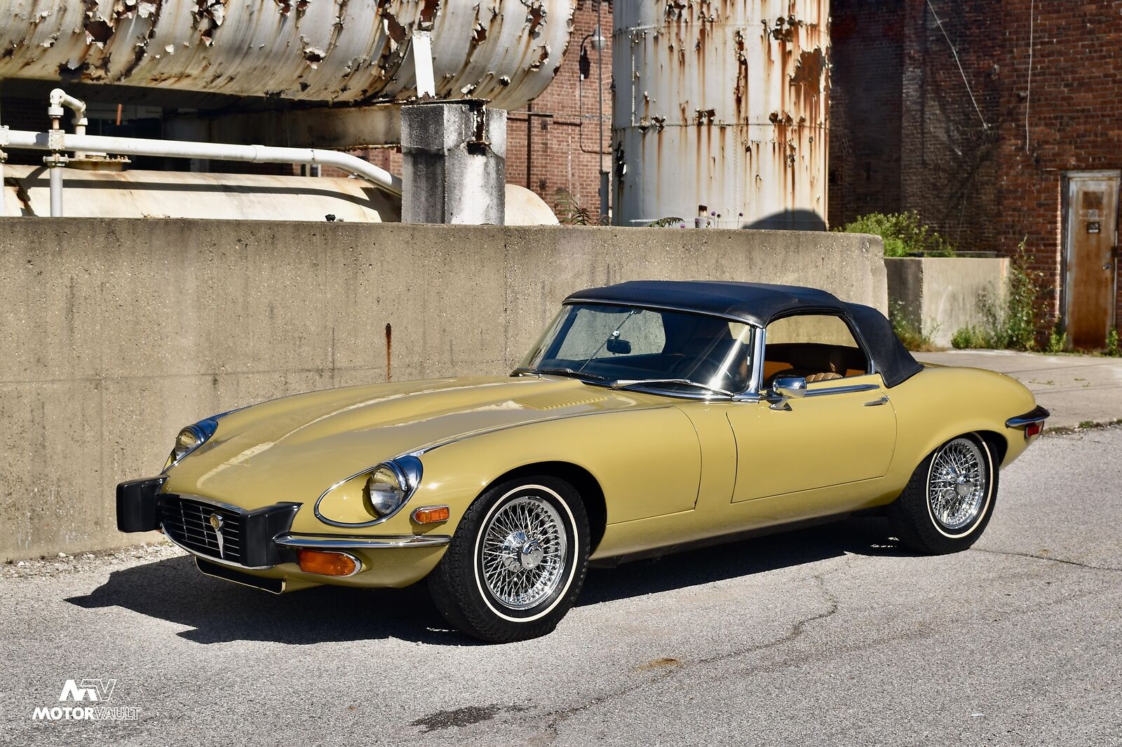 Jaguar-E-Type-1974-29