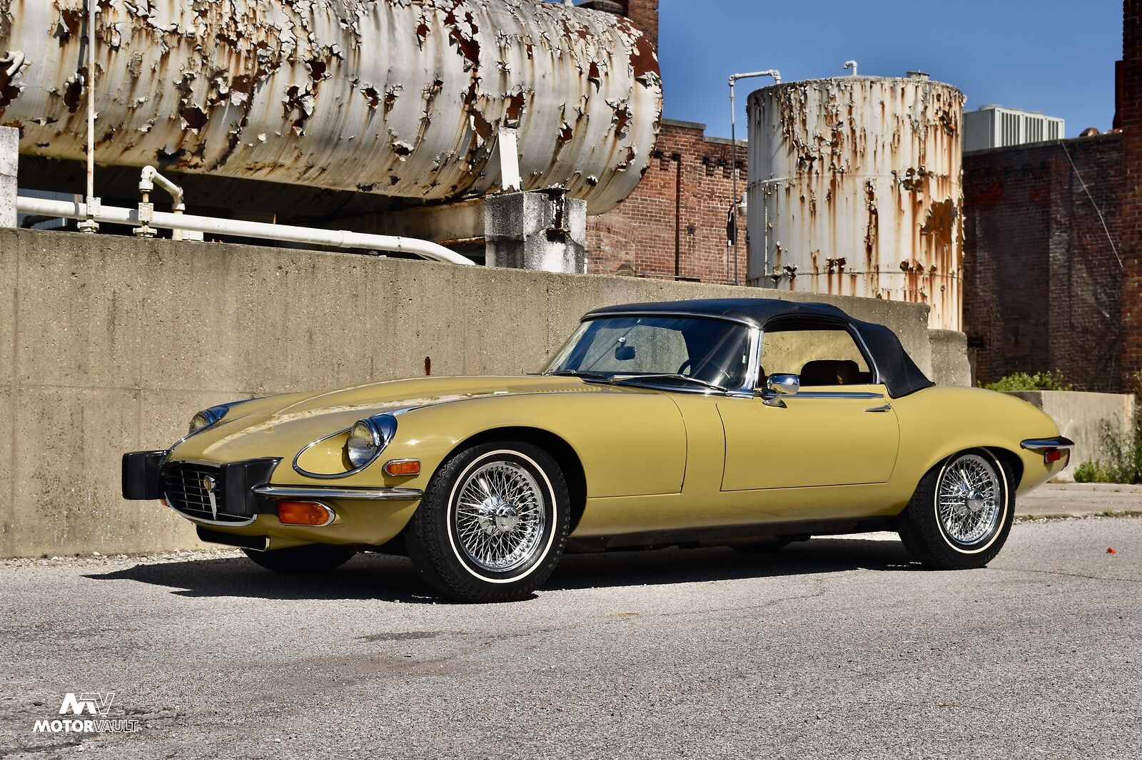 Jaguar-E-Type-1974-30