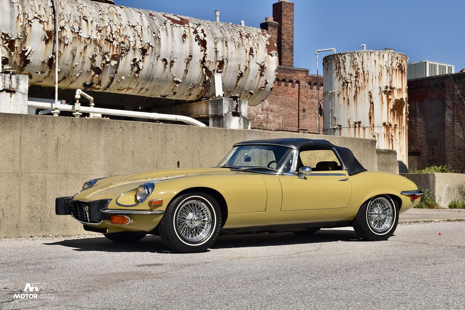 Jaguar-E-Type-1974-33