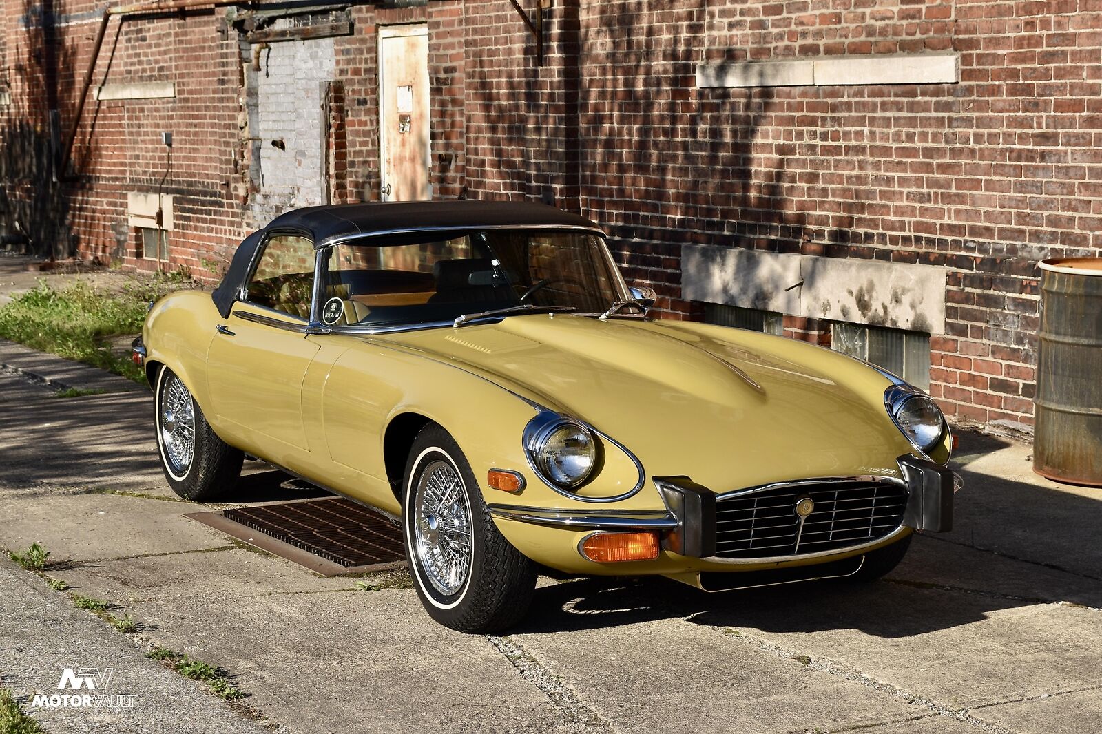 Jaguar-E-Type-1974-4