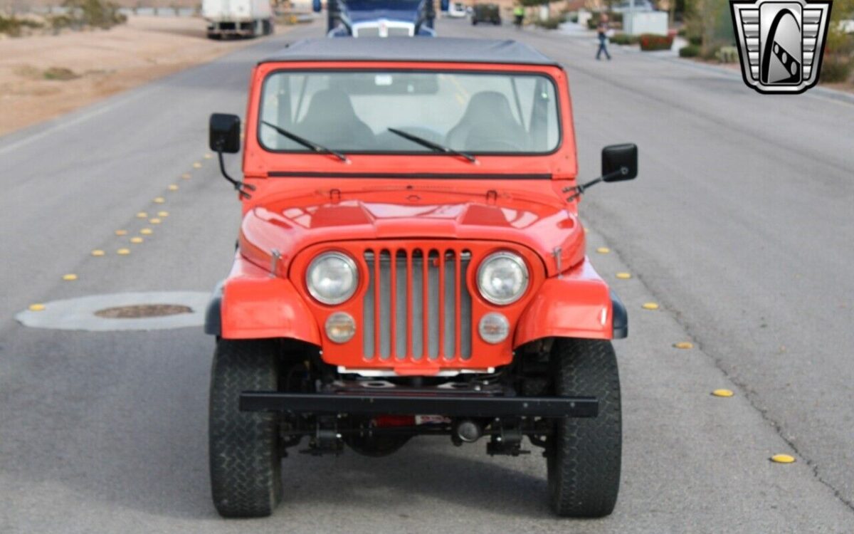 Jeep-CJ-Series-1982-4