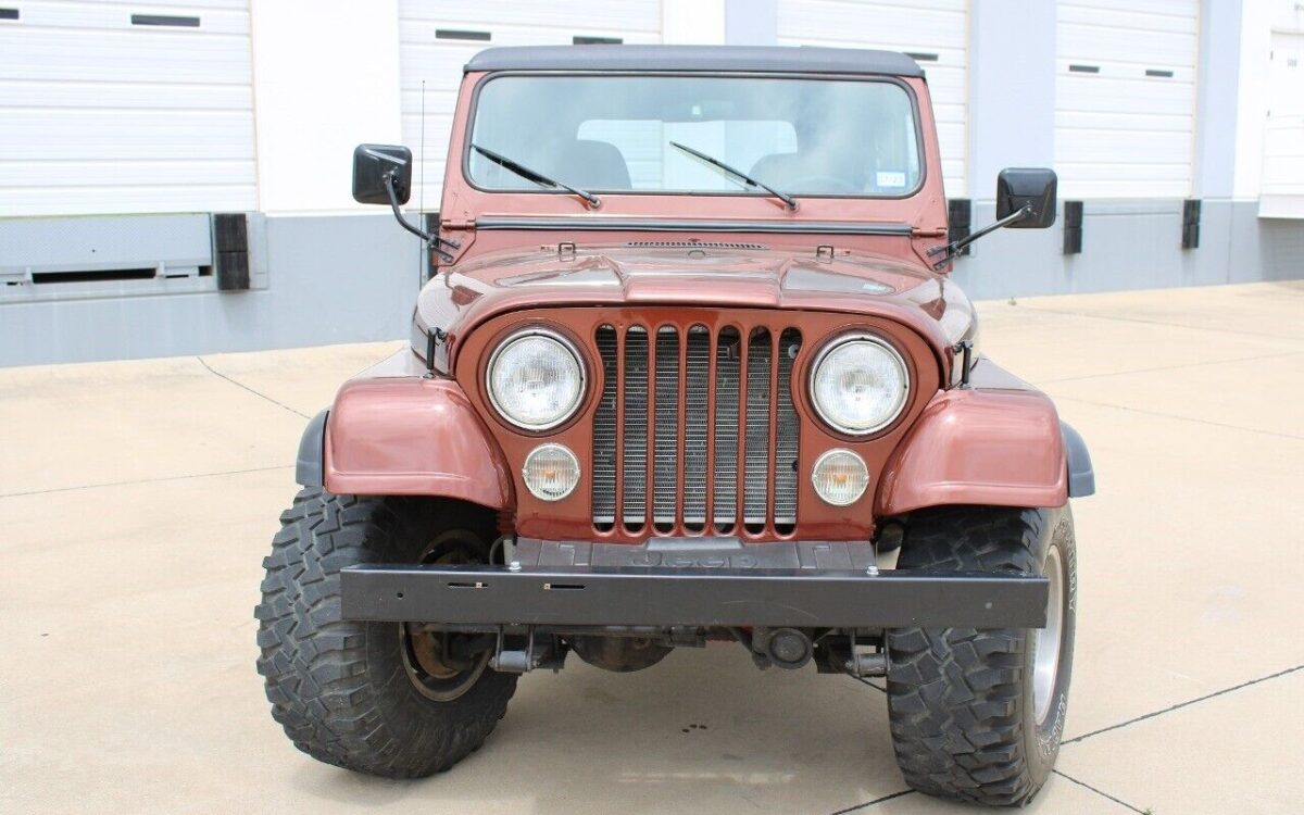 Jeep-CJ-Series-1983-7