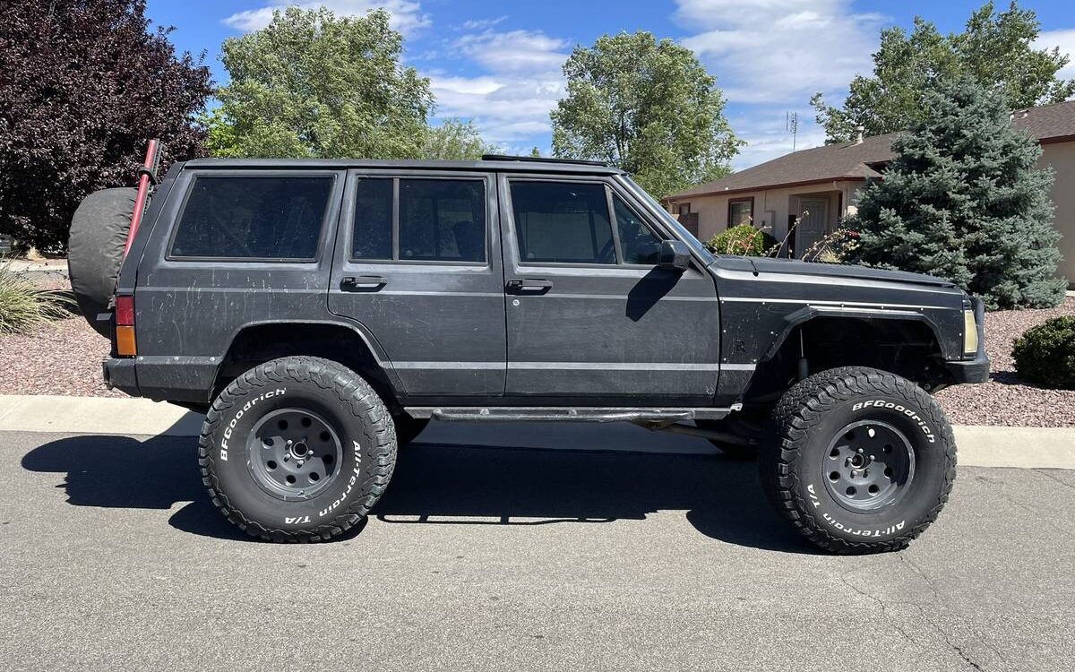 Jeep-Cherokee-pioneer-1988-4