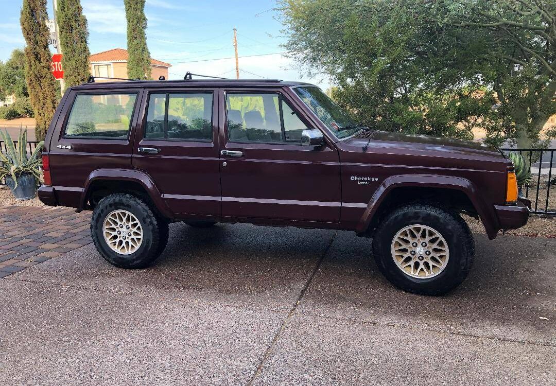 Jeep-Cherokee-xj-1988