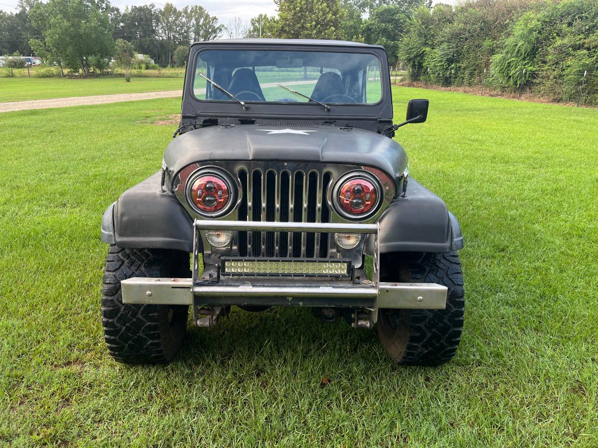 Jeep-Cj-7-1983