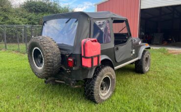 Jeep-Cj-7-1983-4