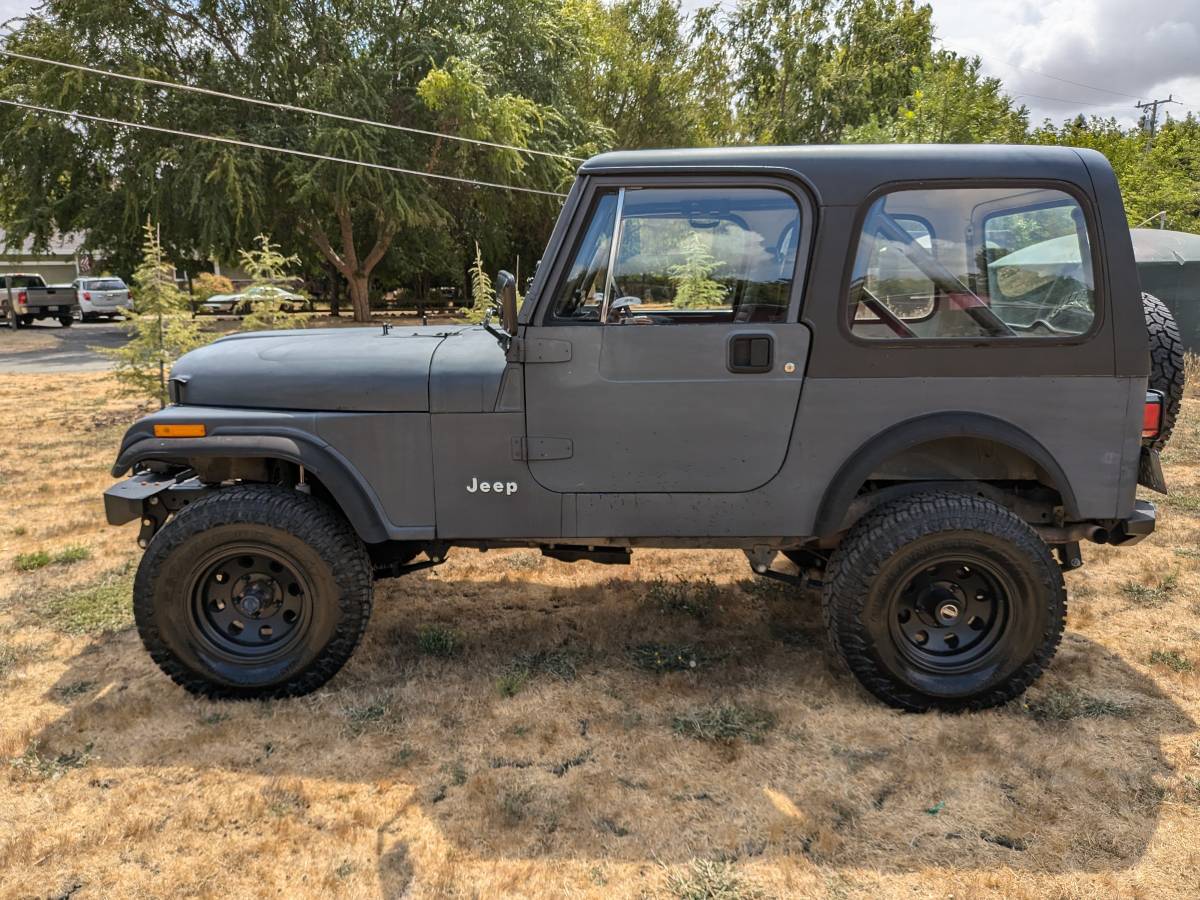 Jeep-Cj-7-1986-4