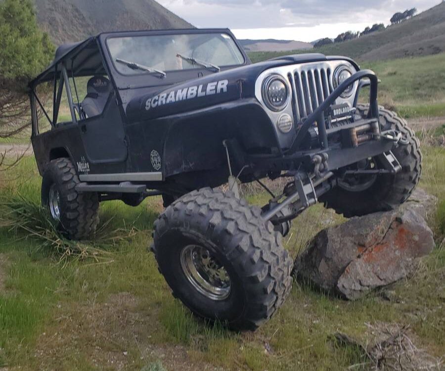 Jeep-Cj8-scrambler-1982-2