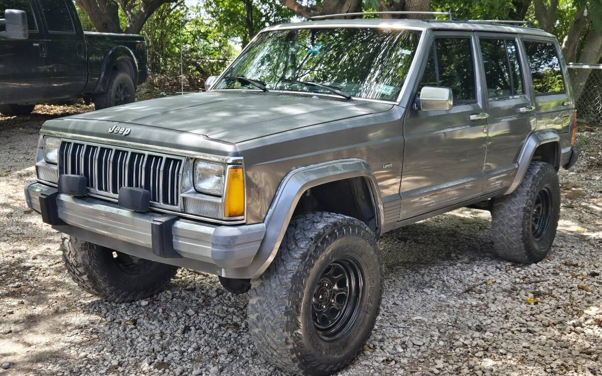 Jeep-Ll-1989-3