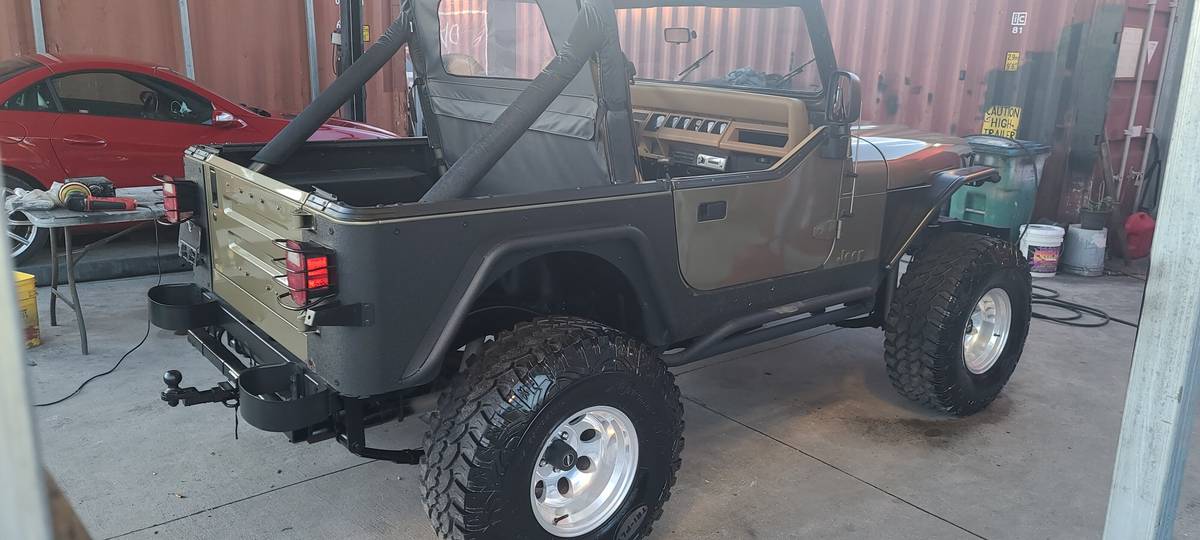 Jeep-Wrangler-yj-1988-3