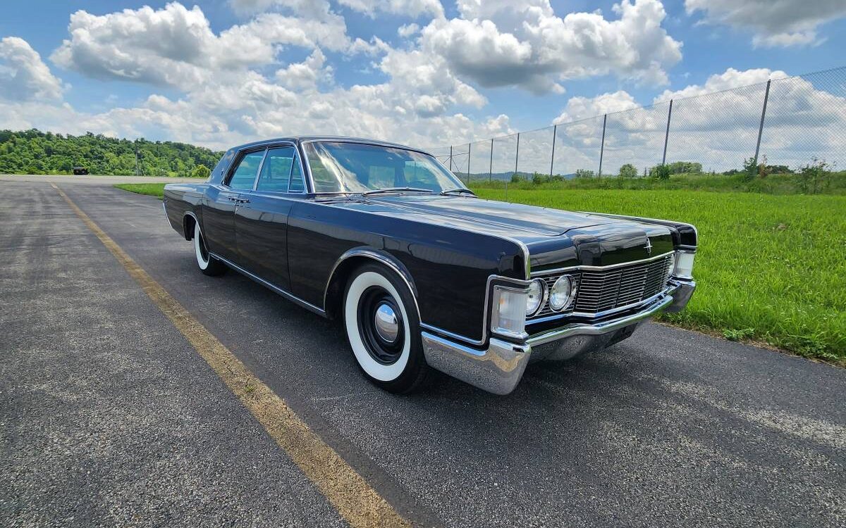 Lincoln-Continental-1968-13