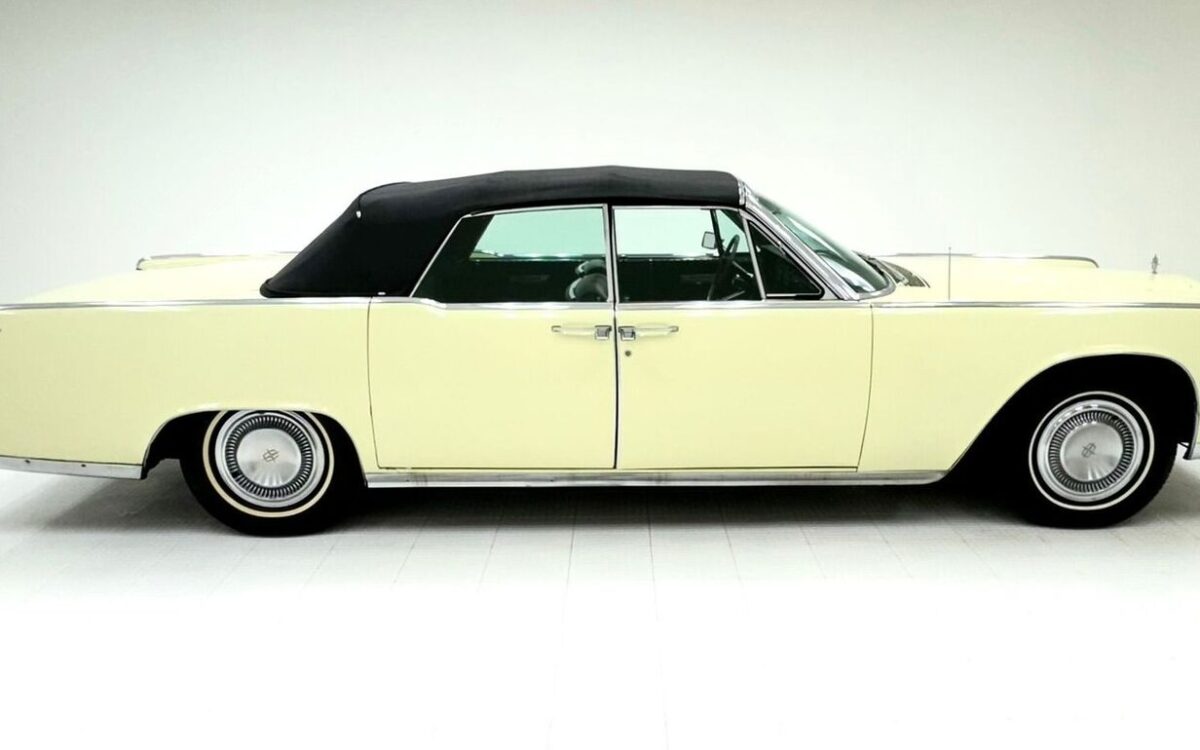 Lincoln-Continental-Cabriolet-1965-5