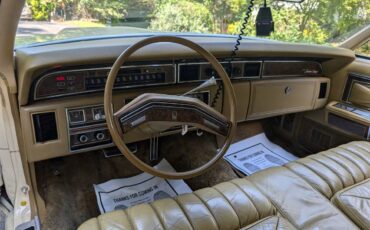 Lincoln-Continental-town-coupe-1976-6