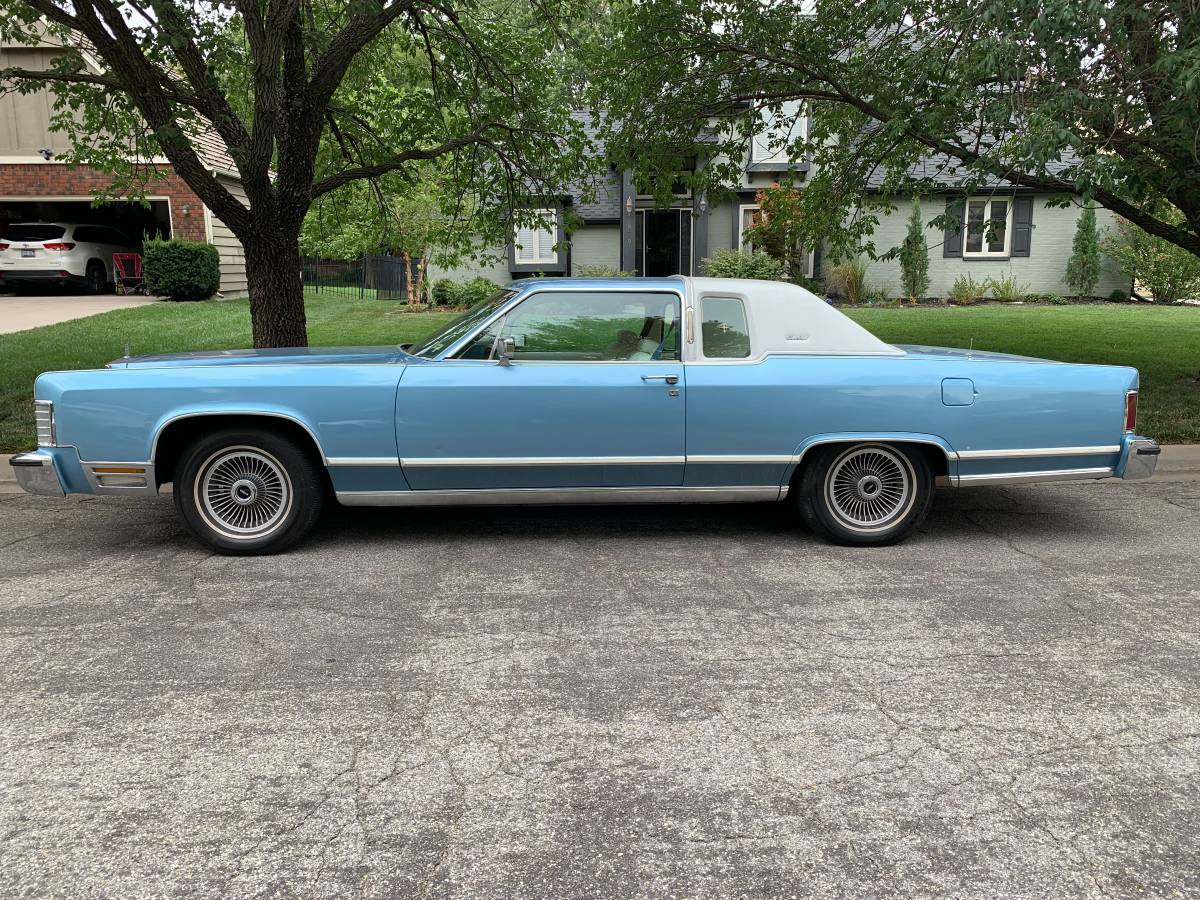 Lincoln-Continental-town-coupe-1978-8