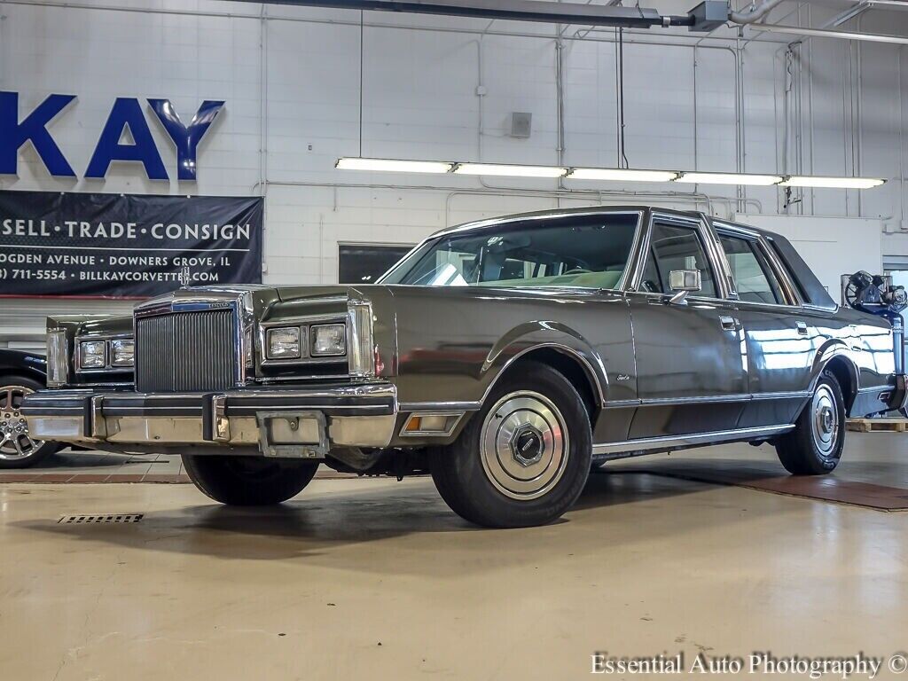 Lincoln Town Car Berline 1984