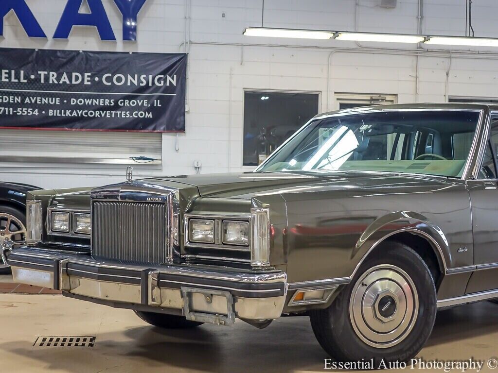 Lincoln-Town-Car-Berline-1984-2