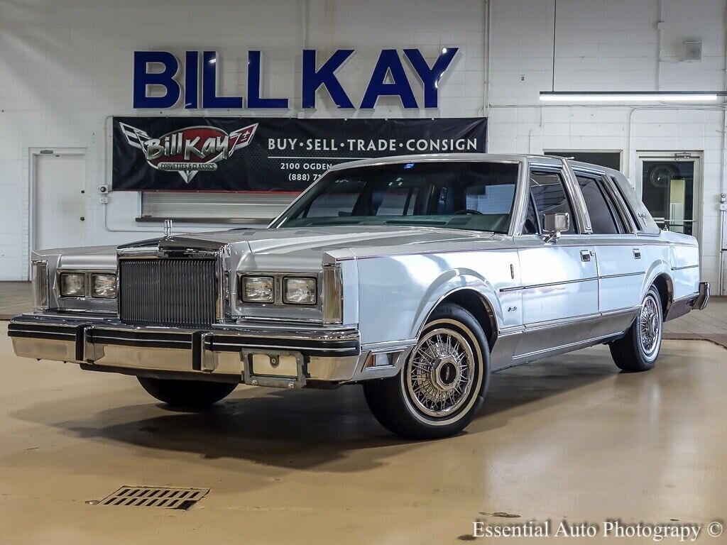 Lincoln Town Car Berline 1984