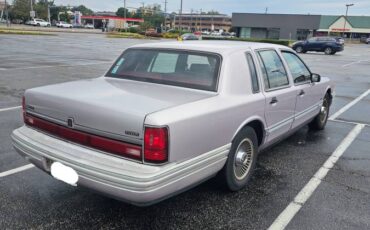 Lincoln-Town-car-1992