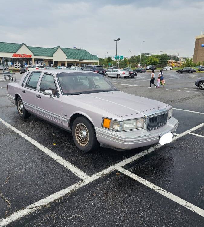 Lincoln-Town-car-1992-2