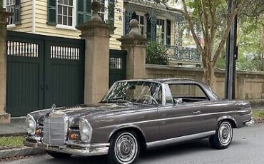 Mercedes-Benz-250SE-1968-14