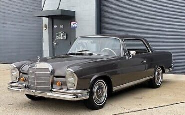 Mercedes-Benz-250SE-1968-17