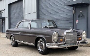 Mercedes-Benz-250SE-1968-26