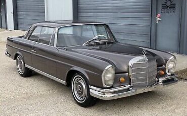 Mercedes-Benz-250SE-1968-27