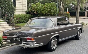 Mercedes-Benz-250SE-1968-3