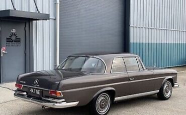 Mercedes-Benz-250SE-1968-39