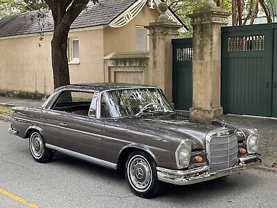 Mercedes-Benz-250SE-1968-9