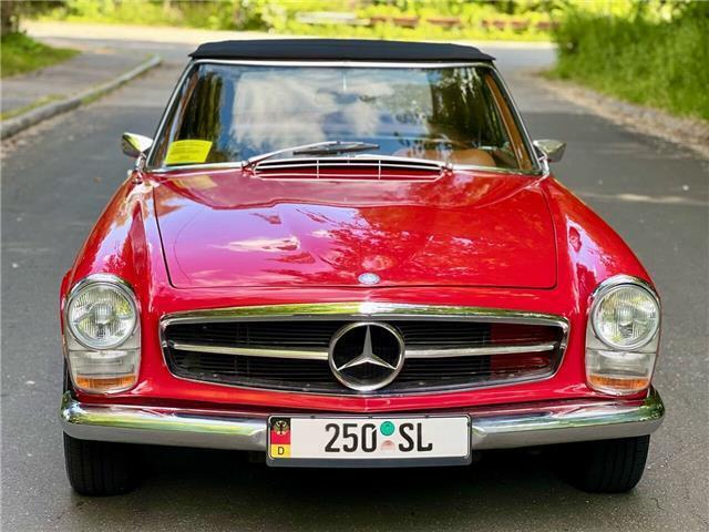 Mercedes-Benz-250SL-Pagoda-Cabriolet-1968-18