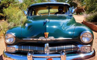 Mercury-4-door-sedan-1950-2