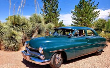 Mercury-4-door-sedan-1950-4