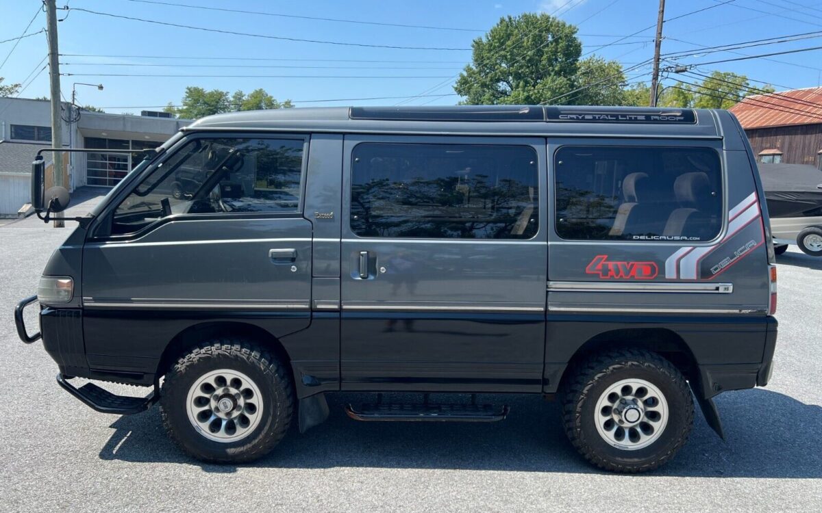 Mitsubishi-Fuso-Delica-L300-Crystal-Lite-4wd-Van-1990-1